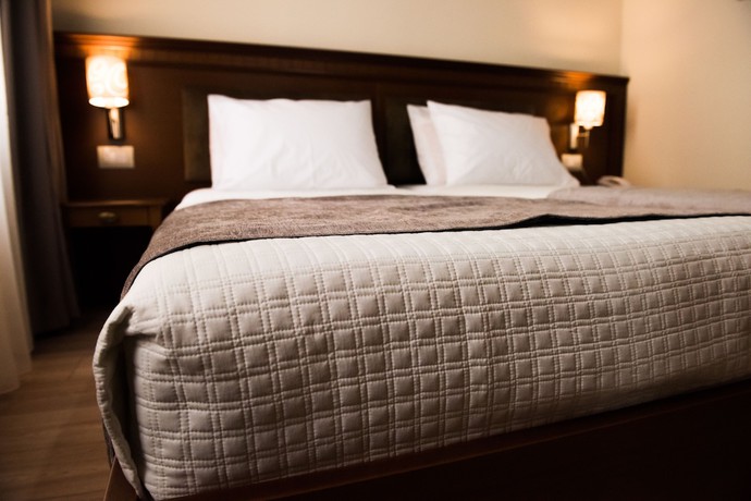 Imagen de la habitación del Hotel Argjiro. Foto 9