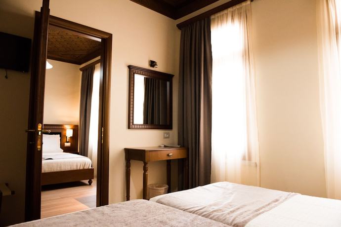 Imagen de la habitación del Hotel Argjiro. Foto 11