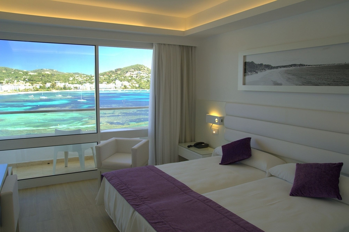 Imagen de la habitación del Hotel Argos, Playa de Talamanca. Foto 4