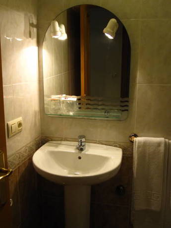 Imagen de la habitación del Hotel Argüelles, Ribadesella. Foto 4