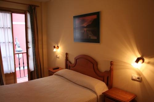 Imagen de la habitación del Hotel Argüelles, Ribadesella. Foto 9