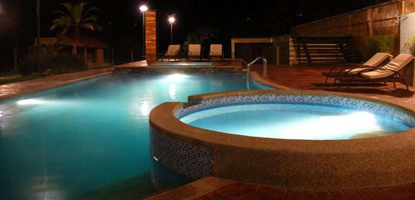 Imagen de la piscina del Hotel Arhan&aacute; Hoster&iacute;a Resort. Foto 18