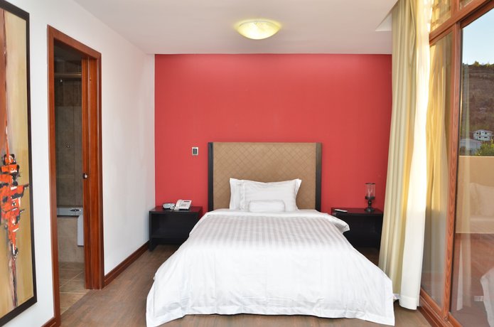 Imagen de la habitación del Hotel Arhan&aacute; Hoster&iacute;a Resort. Foto 13