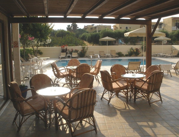 Imagen de los exteriores del Hotel Arhodiko. Foto 14