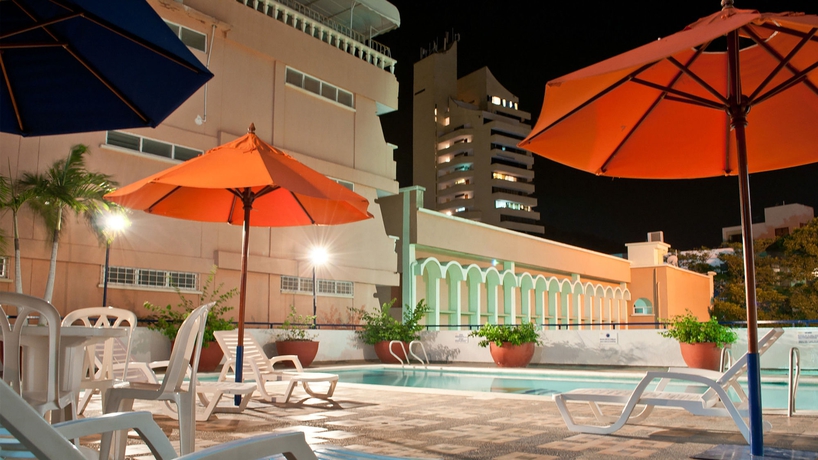 Imagen de la piscina del Hotel Arhuaco. Foto 13