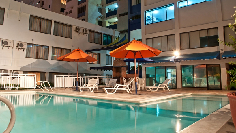 Imagen de la piscina del Hotel Arhuaco. Foto 15