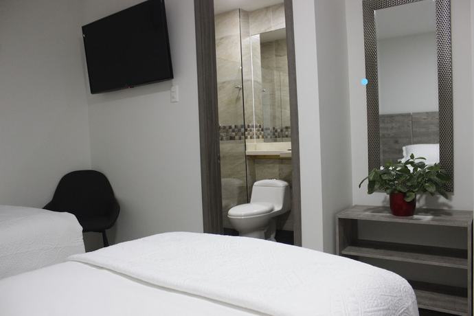 Imagen de la habitación del Hotel Ari. Foto 6