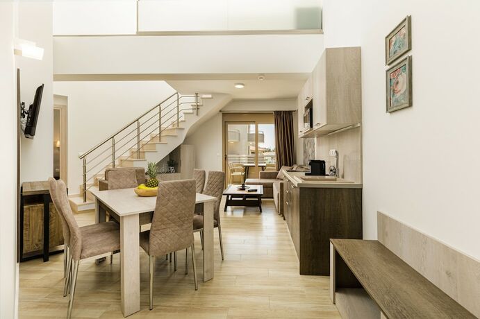 Imagen de la habitación del Hotel Aria Garden Suites. Foto 19