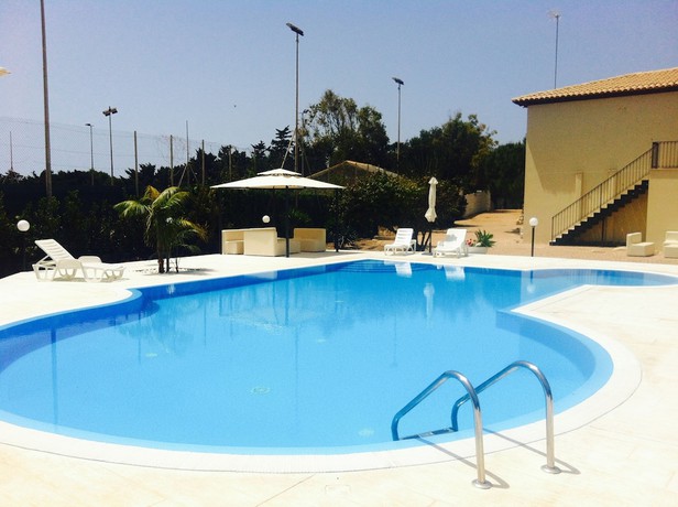 Imagen de la piscina del Hotel Aria di Mare, Marina di Ragusa. Foto 21