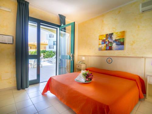 Imagen general del Hotel Ariadimari. Foto 2