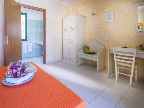 Imagen de la habitación del Hotel Ariadimari. Foto 6