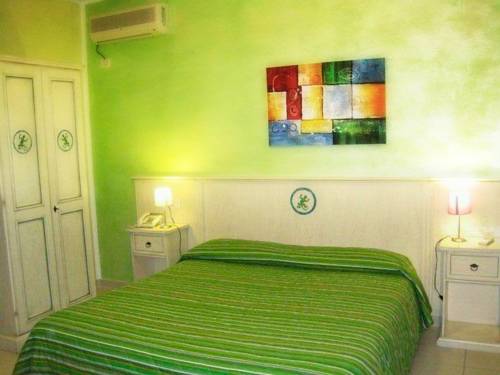 Imagen de la habitación del Hotel Ariadimari. Foto 14