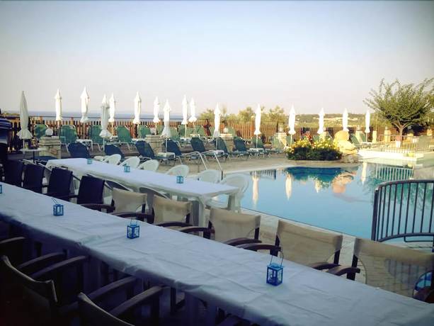 Imagen del bar/restaurante del Hotel Ariadne Apartments, Planos. Foto 2