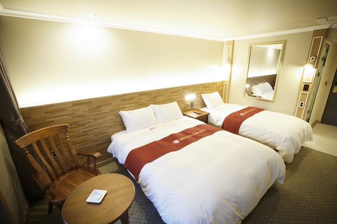 Imagen de la habitación del Hotel Ariana. Foto 13