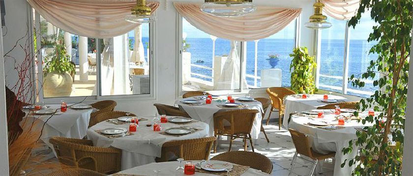 Imagen del bar/restaurante del Hotel Ariana, Santa-Maria-di-Lota. Foto 3