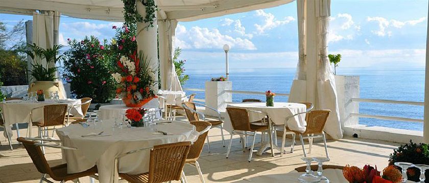 Imagen de la piscina del Hotel Ariana, Santa-Maria-di-Lota. Foto 16