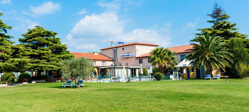 Imagen de los exteriores del Hotel Ariane, Fos-Sur-Mer. Foto 10