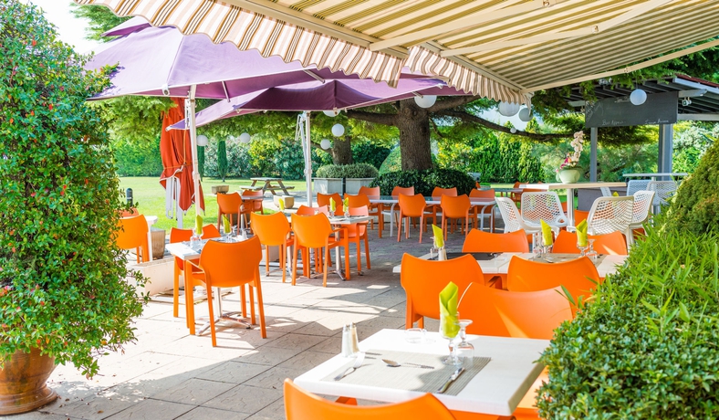 Imagen del bar/restaurante del Hotel Ariane, Fos-Sur-Mer. Foto 2