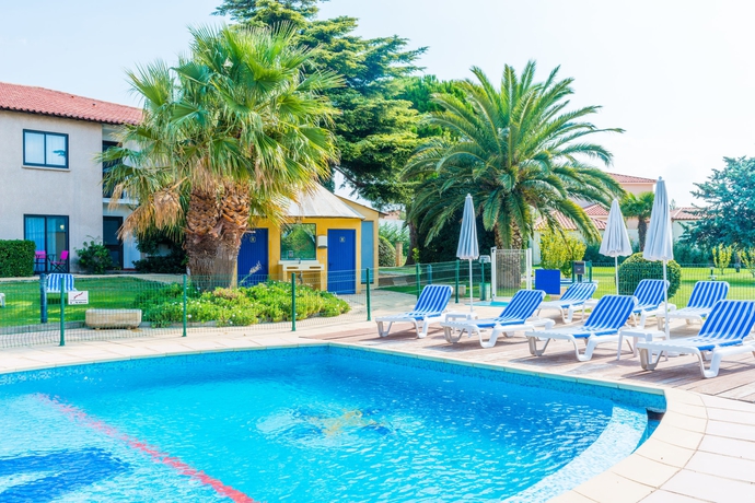 Imagen de la piscina del Hotel Ariane, Fos-Sur-Mer. Foto 15