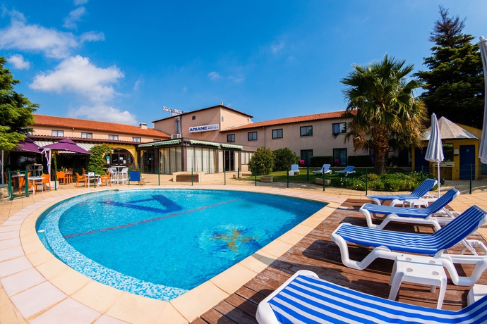 Imagen de la piscina del Hotel Ariane, Fos-Sur-Mer. Foto 16