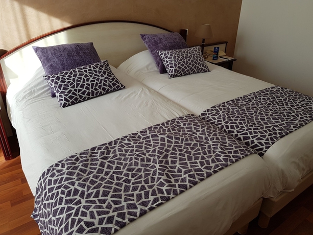 Imagen de la habitación del Hotel Ariane, ISTRES. Foto 4