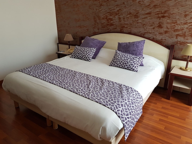 Imagen de la habitación del Hotel Ariane, ISTRES. Foto 6
