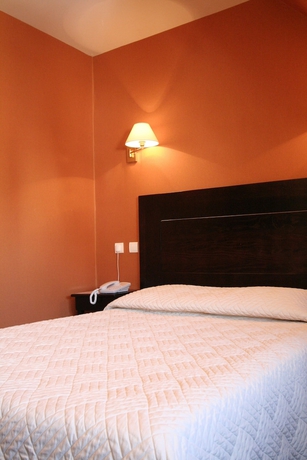 Imagen de la habitación del Hotel Ariane, Pontorson. Foto 4