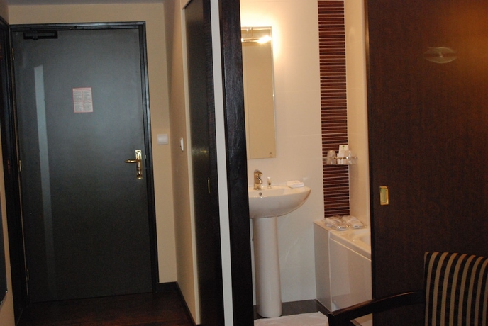 Imagen de la habitación del Hotel Ariane, Pontorson. Foto 15