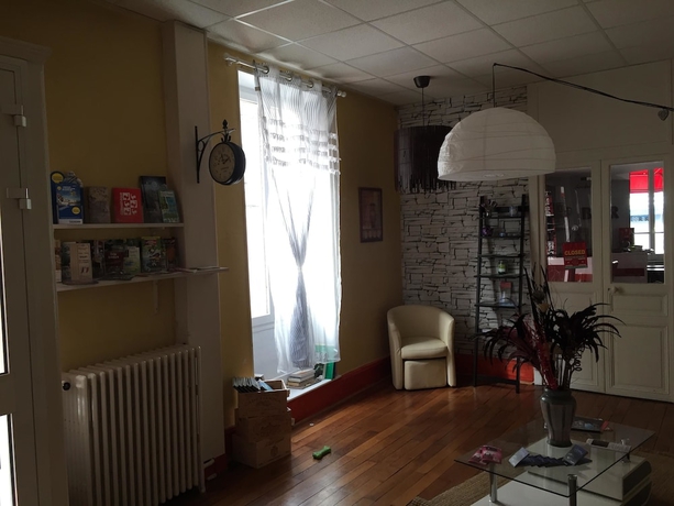 Imagen de la habitación del Hotel Ariane, VICHY. Foto 4