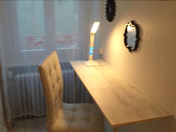 Imagen de la habitación del Hotel Ariane, VICHY. Foto 9