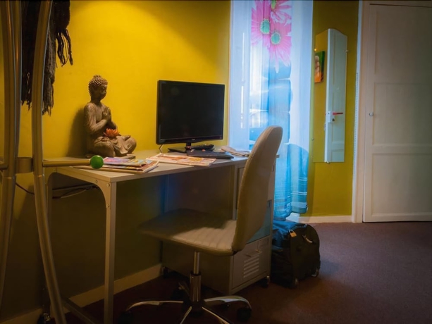 Imagen de la habitación del Hotel Ariane, VICHY. Foto 13