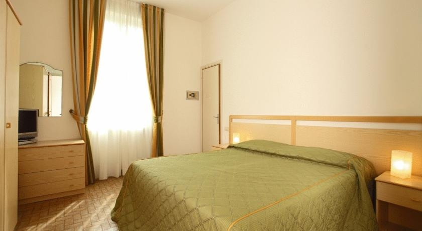 Imagen general del Hotel Arianna, Marina Di Pietrasanta. Foto 6