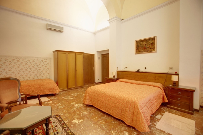 Imagen de la habitación del Hotel Ariele. Foto 10