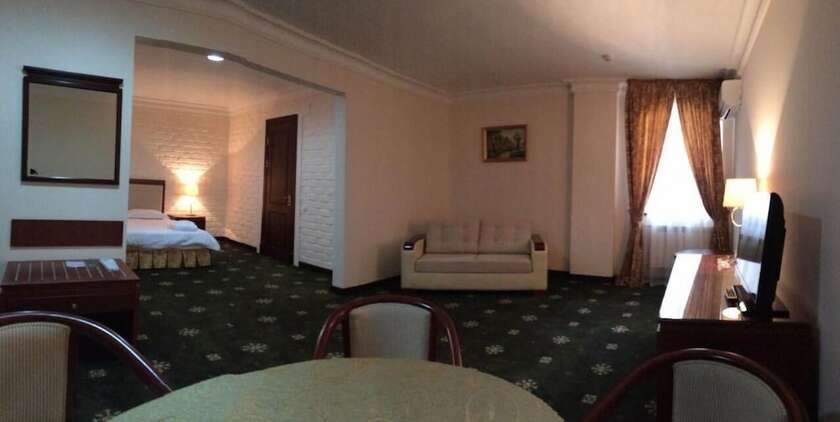 Imagen de la habitación del Hotel Arien Plaza. Foto 11