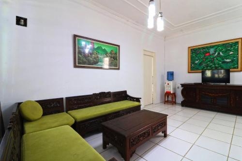 Imagen de la habitación del Hotel Aries Biru & Villa. Foto 8