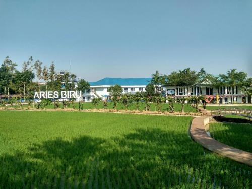 Imagen general del Hotel Aries Biru & Villa. Foto 3