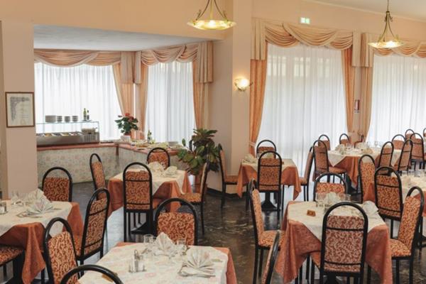 Imagen general del Hotel Aries, Lesa. Foto 3