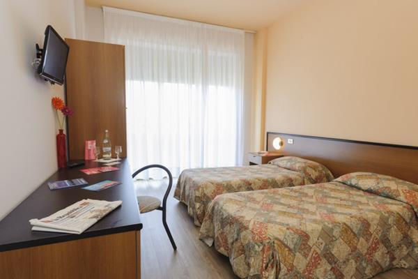 Imagen general del Hotel Aries, Lesa. Foto 5