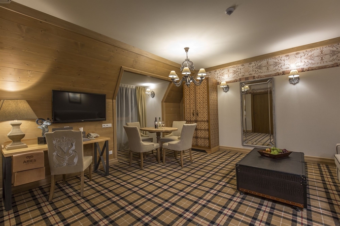 Imagen de los interiores del Hotel Aries and Spa. Foto 12