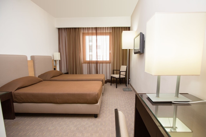 Imagen de la habitación del Hotel Ariha Cosenza. Foto 3