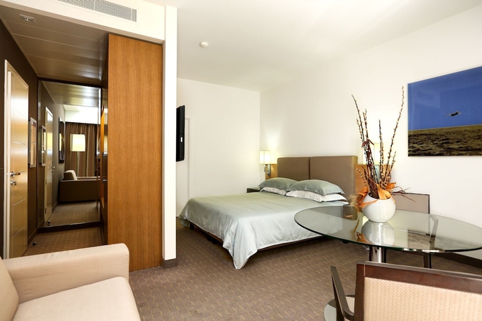 Imagen de la habitación del Hotel Ariha Cosenza. Foto 5