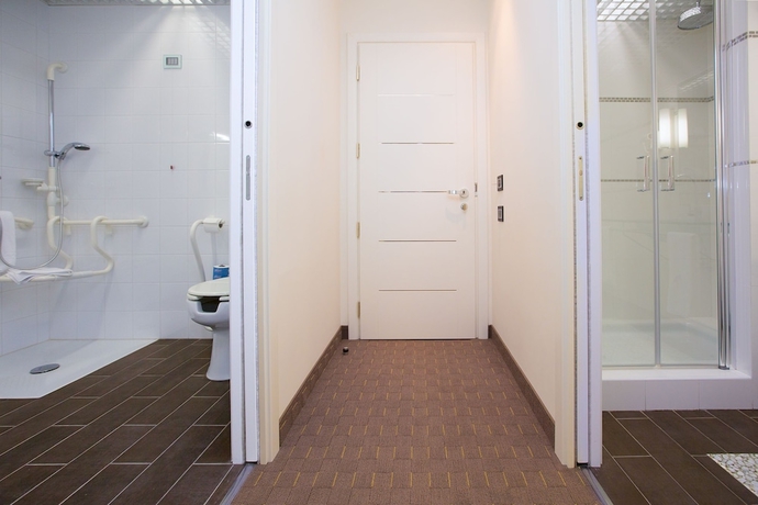 Imagen de la habitación del Hotel Ariha Cosenza. Foto 17