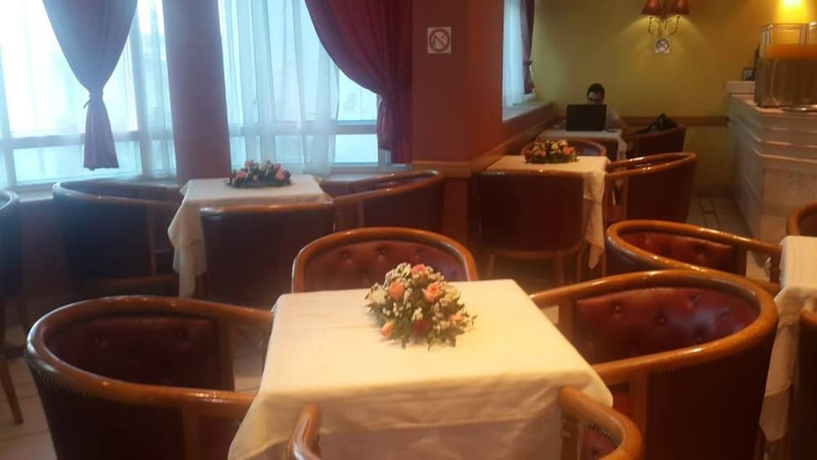 Imagen del bar/restaurante del Hotel Ariha, Tunis. Foto 3