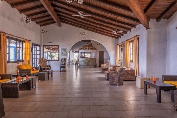 Imagen de la habitación del Hotel Arilla Beach. Foto 11