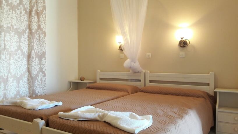 Imagen de la habitación del Hotel Arillas Dream Studios. Foto 13