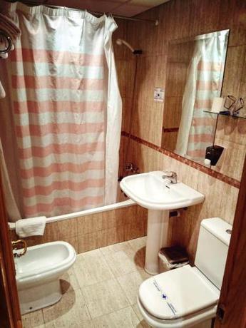 Imagen de la habitación del Hotel Arillo. Foto 4