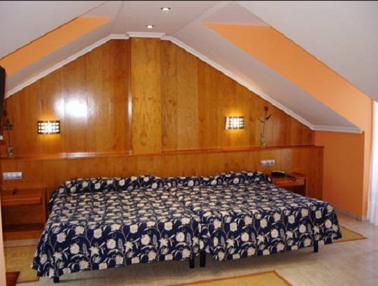 Imagen de la habitación del Hotel Arillo. Foto 6