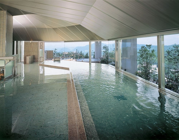 Imagen de la piscina del Hotel Arima Grand. Foto 5