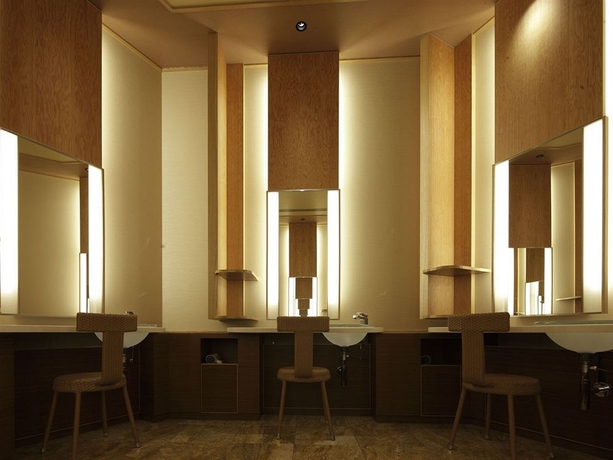 Imagen de los interiores del Hotel Arima Grand. Foto 2