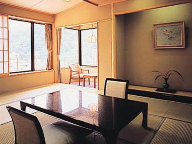 Imagen de la habitación del Hotel Arima Onsen Takayamaso Hanano. Foto 3